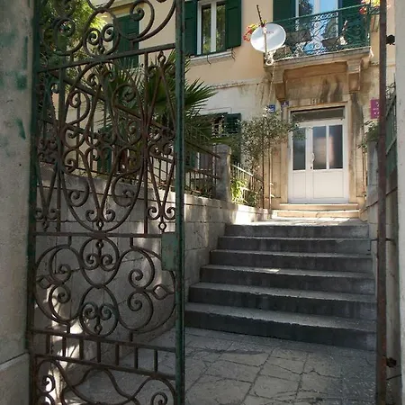 בית הארחה Soukki Town Centre 1 3*