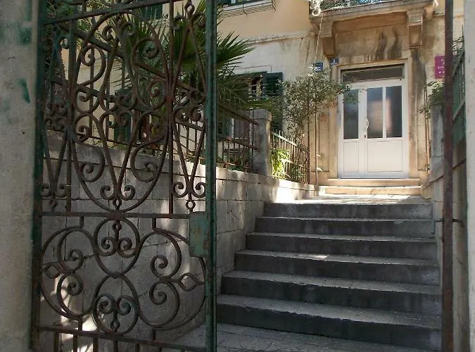 Konukevi Soukki Town Centre 1 3*