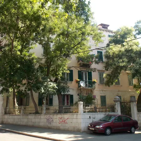 Soukki Town Centre 1 Guest house *